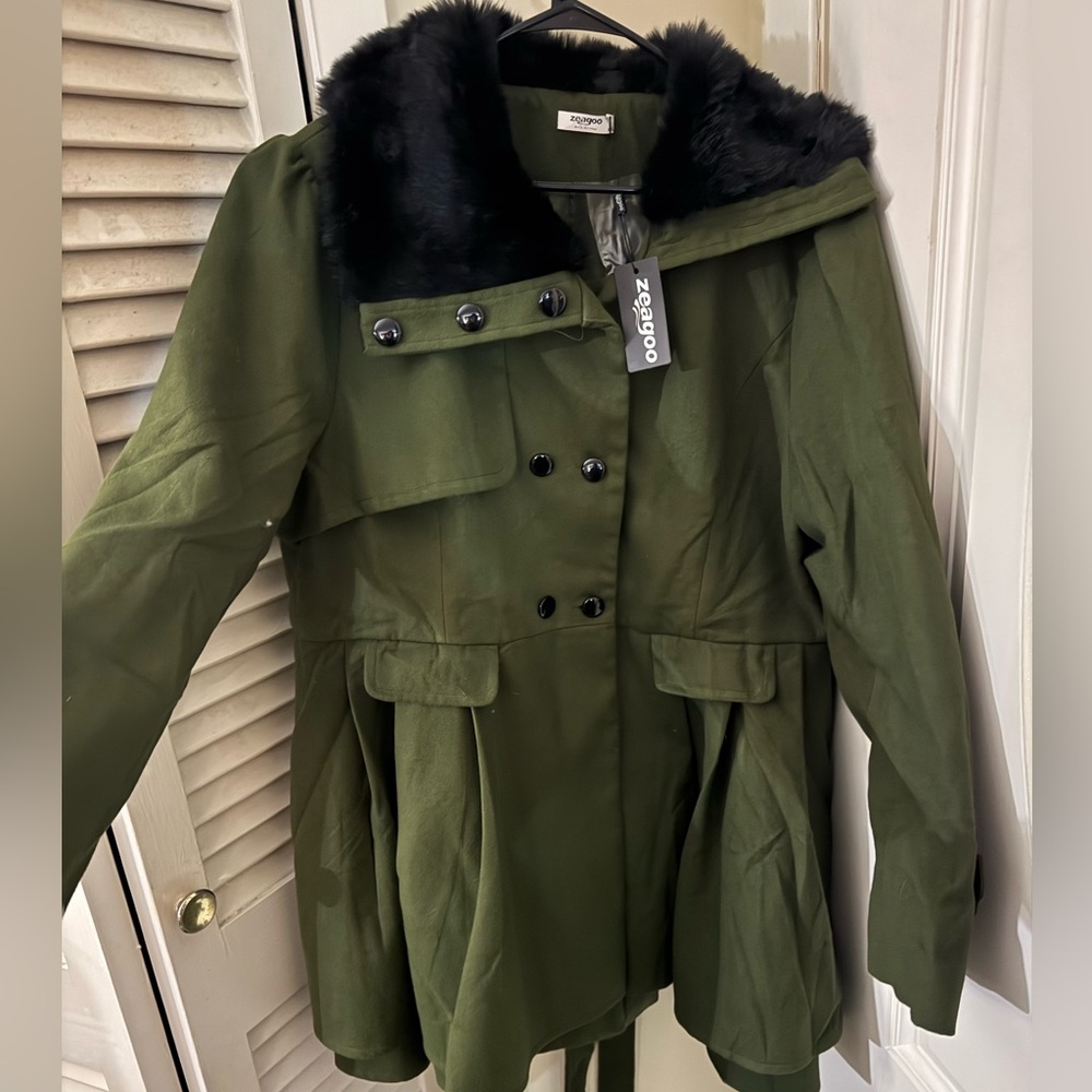 Zara Women's Olive Trench Coat with Black Faux Fur - Picture 4 of 7